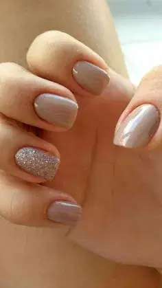 Gel manicure with sparkly accent nail
