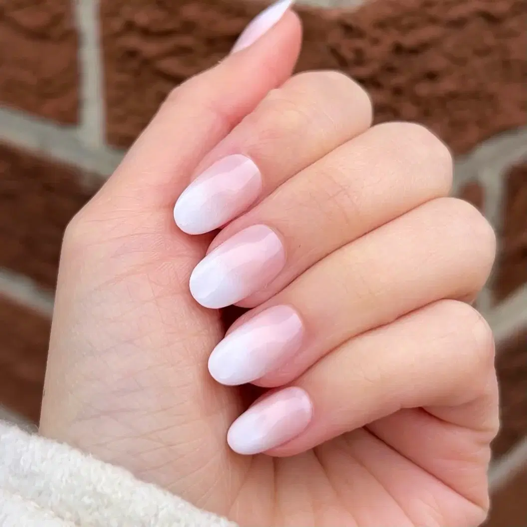 Ombré gradient nails beautiful finish